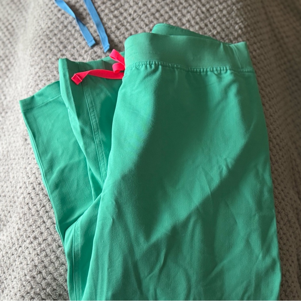 Figs straight leg scrub pants